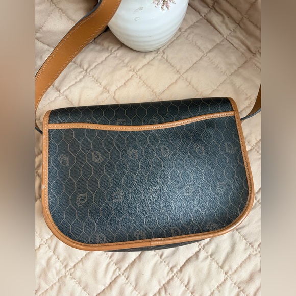 🩷Stunning Christian Dior Honeycomb Saddle Bag.❤️ - Picture 4 of 17